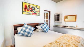 WiFi, bed sheets