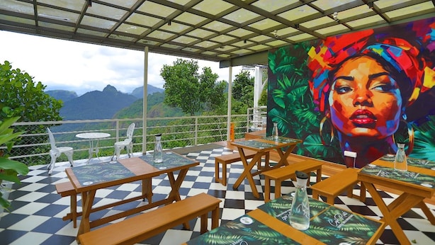 Outdoor dining - Roots Munnar (Anachal)