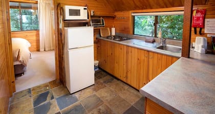 Idyllic Forest Cabin Perfect for a Hiking Trip near D'aguilar National Park, Queensland