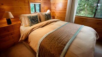 1 bedroom, in-room safe, iron/ironing board, bed sheets