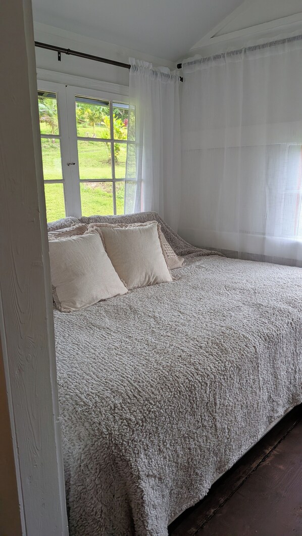 Unclassified image, 1 of 9, button - Luxurious Hosted Oceanview Coffee Farm Stay (Captain Cook)