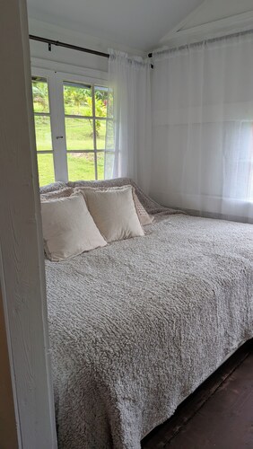 Luxurious Hosted Oceanview Coffee Farm Stay
