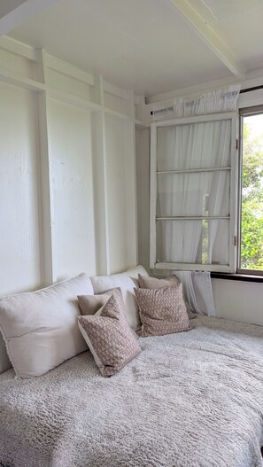Unclassified image, 4 of 9, button - Luxurious Hosted Oceanview Coffee Farm Stay (Captain Cook)