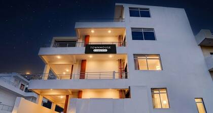 Townhouse Faizabad Road Opp BBD