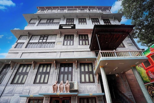 Townhouse Oak Varanasi Ganga Ghat
