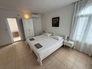 Room - Tegetov-studio apartment 4+1 (Kaštel Štafilić)