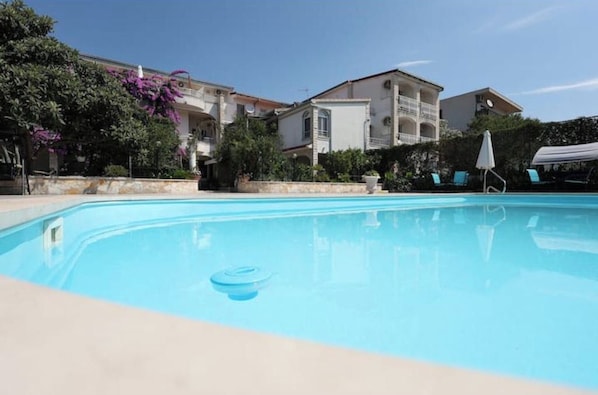 Pool - Tegetov-studio apartment 2+3 (Kaštel Štafilić)