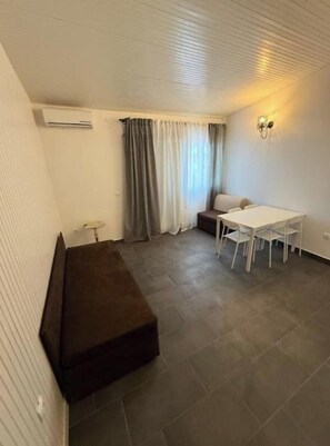 Interior - Tegetov-studio apartment 2+3 (Kaštel Štafilić)