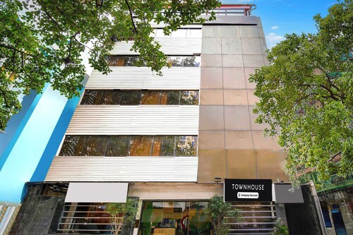 Townhouse Kolkata Rabindra Sadan Metro