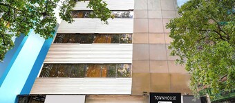 Townhouse Kolkata Rabindra Sadan Metro