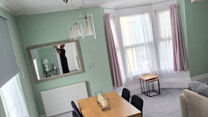 Unclassified image, 3 of 12, button - The Pilgrims Cove, a cosy seafront holiday stay. (Burnham-on-Sea)
