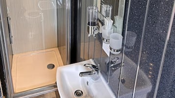 Buồng tắm vòi sen