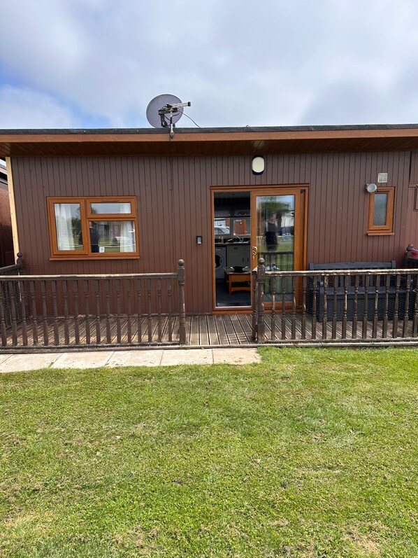 Exterior - Cabin Sleeps 2 With Heating (Mablethorpe)