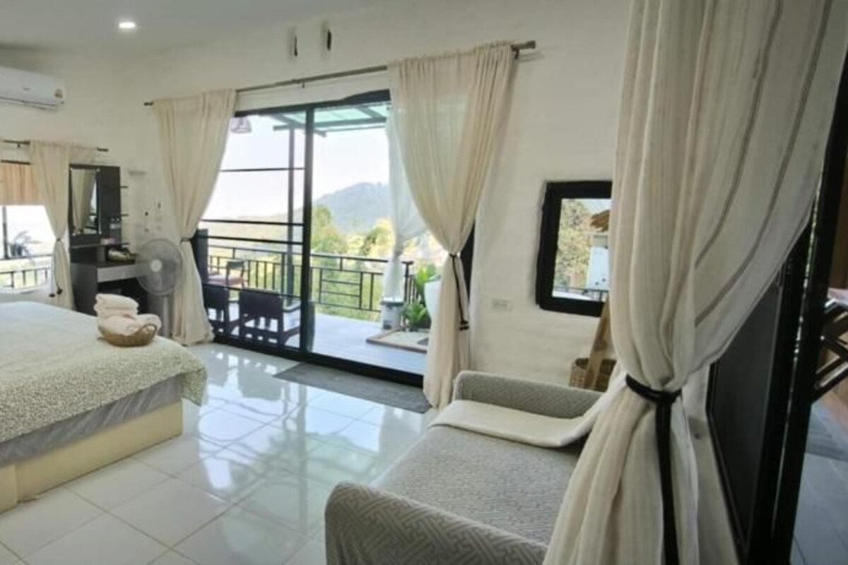 Doppelzimmer, 1 King-Bett, Bergblick