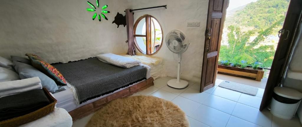 Double Room, 1 Queen Bed, Mountain View