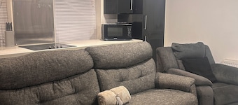 Cosy & Private | 3-Min Walk to Town Centre | Quiet, Secure & High Security