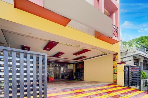 Townhouse Gandhipuram Central Bus Stand