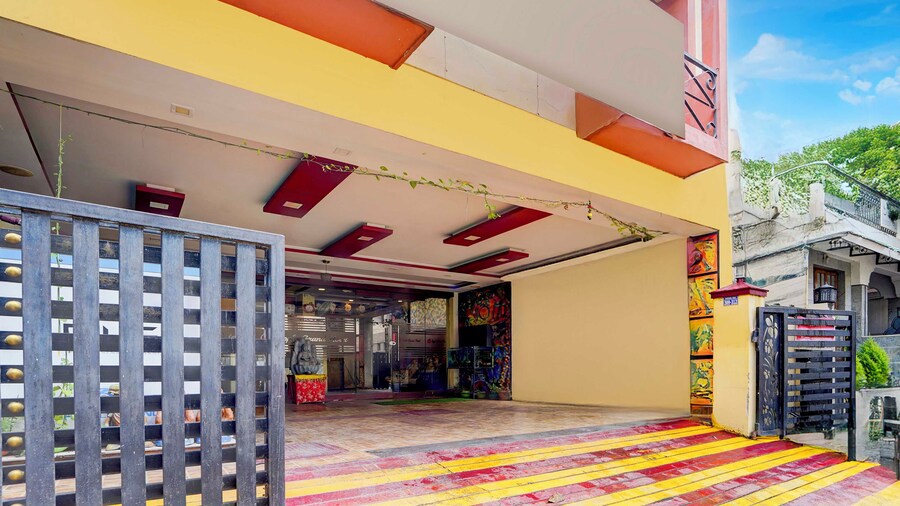 Townhouse Gandhipuram Central Bus Stand