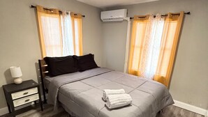 Unclassified image, 4 of 16, button - 2BR APT close to Ybor, Downtown, Airport, Busch Gardens & Adventure Island (Tampa)