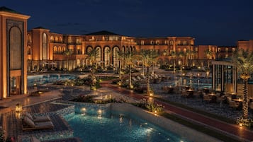 Indoor pool, 13 outdoor pools
