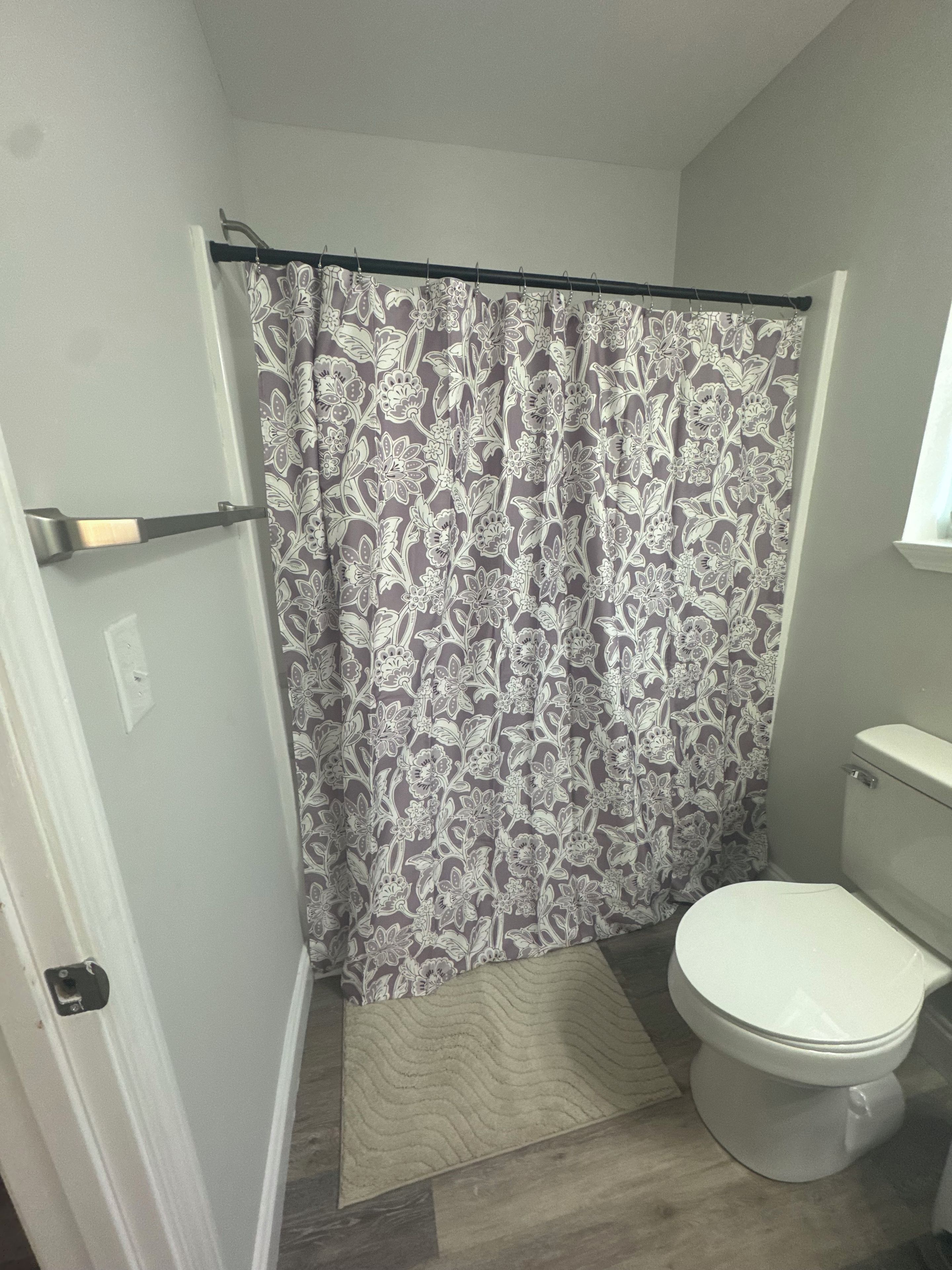 Towels, soap, shampoo, toilet paper
