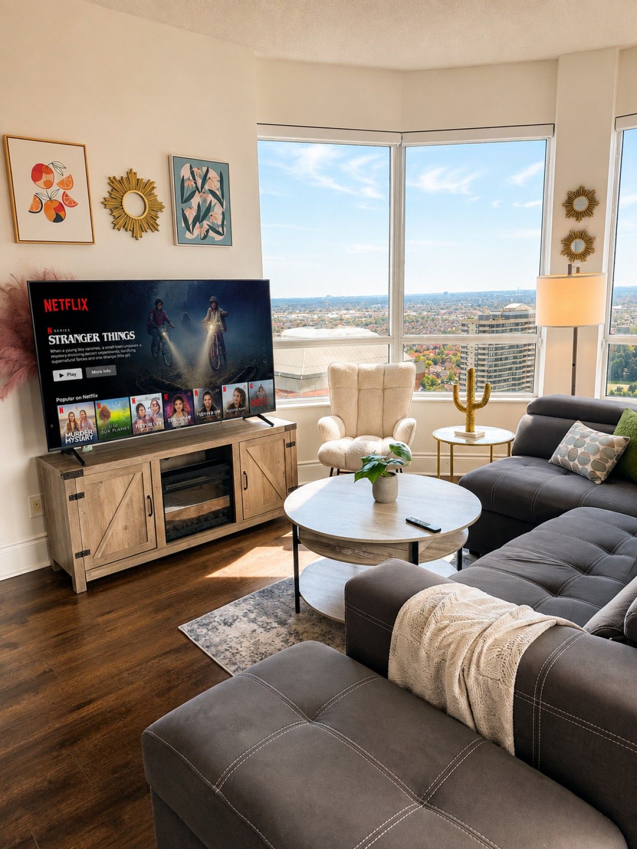 TV, fireplace
