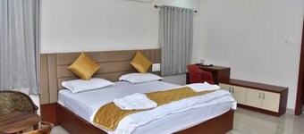 Fabhotel Vajra Residency