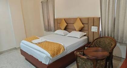 Fabhotel Vajra Residency