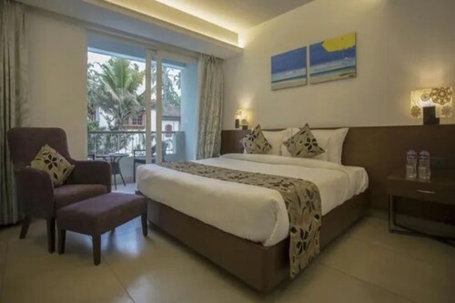 Fabhotel Prime Silver Shell
