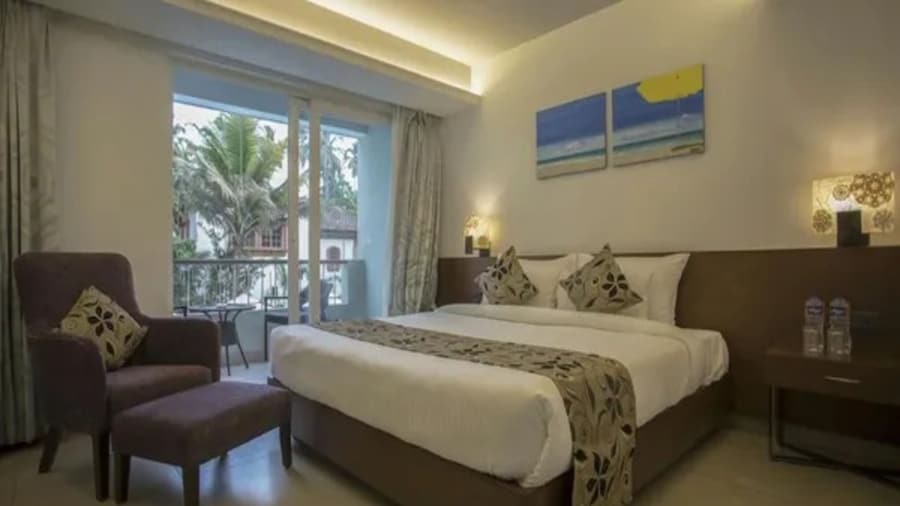 Fabhotel Prime Silver Shell