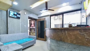 Reception - Fabhotel Visat (Ahmedabad)