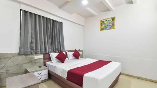 Premium Room - Fabhotel Visat (Ahmedabad)