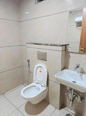 Unclassified image, 5 of 14, button - Fabhotel Drive Inn (Greater Noida)