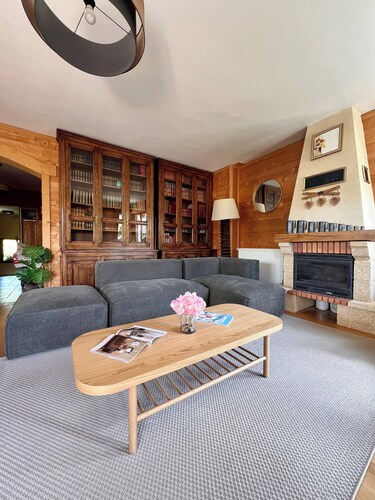 Le Chalet Charmette - Mountain View - Sleeps 10 - Near the village of Villard de Lans