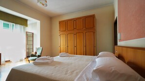 Classic-Doppel- oder -Zweibettzimmer | Schreibtisch, kostenloses WLAN