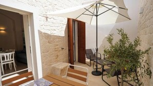 Outdoor dining - Stay in the Village: Standard Suite (Ceglie Messapica)