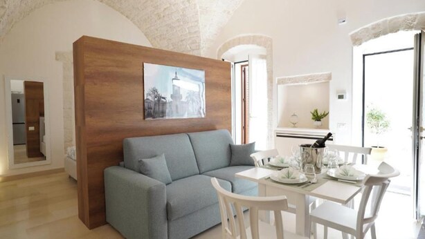 Smart TV - Stay in the Village: Standard Suite (Ceglie Messapica)