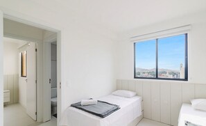 Room - Apt. w/ Balcony in Condo. w/ Pool Mcb1003 (Picarras)