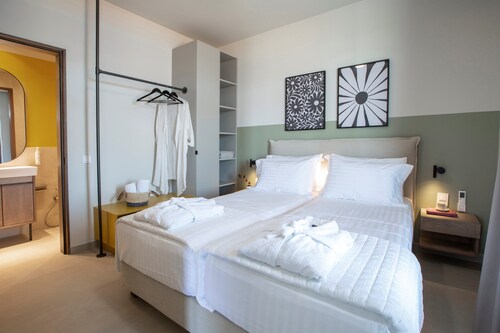Zoe Sea View Villa B 5-Bed Luxury Coastal Escape w/ Private Plunge Pool w/View