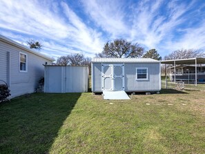 Exterior - Stylish Lake House with Hot Tub, Fireplace & Boat Ramp in Runaway Bay, Texas (Runaway Bay)
