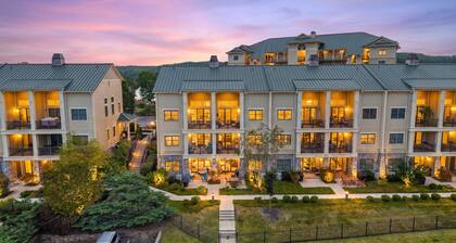 Cozy 2-bedroom Waterfront Condo at Waterside Marina on Norris Lake with Pool/gym