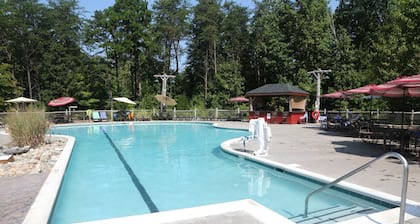 Shenandoah | Lake, Trails & Family Fun | 2BR Yurt