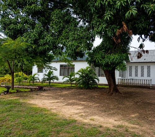 Villa Enkaji, A delightful 4-bedroom bungalow in Kilifi near the Beach