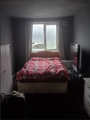 Unclassified image, 4 of 10, button - Room-cozy Guest Room With Full Facilitie (Preston)