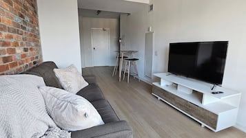 TV