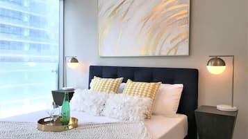 Iron/ironing board, WiFi, bed sheets