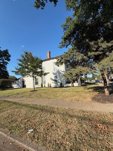 Fabulous 4-bedroom house in charming downtown Jeffersonville Indiana 