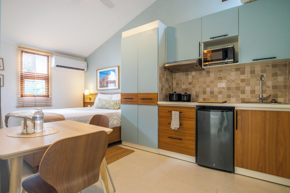 Nhà Duplex, sân hiên, quang cảnh sân vườn | Bộ đồ giường cao cấp, két bảo mật tại phòng 