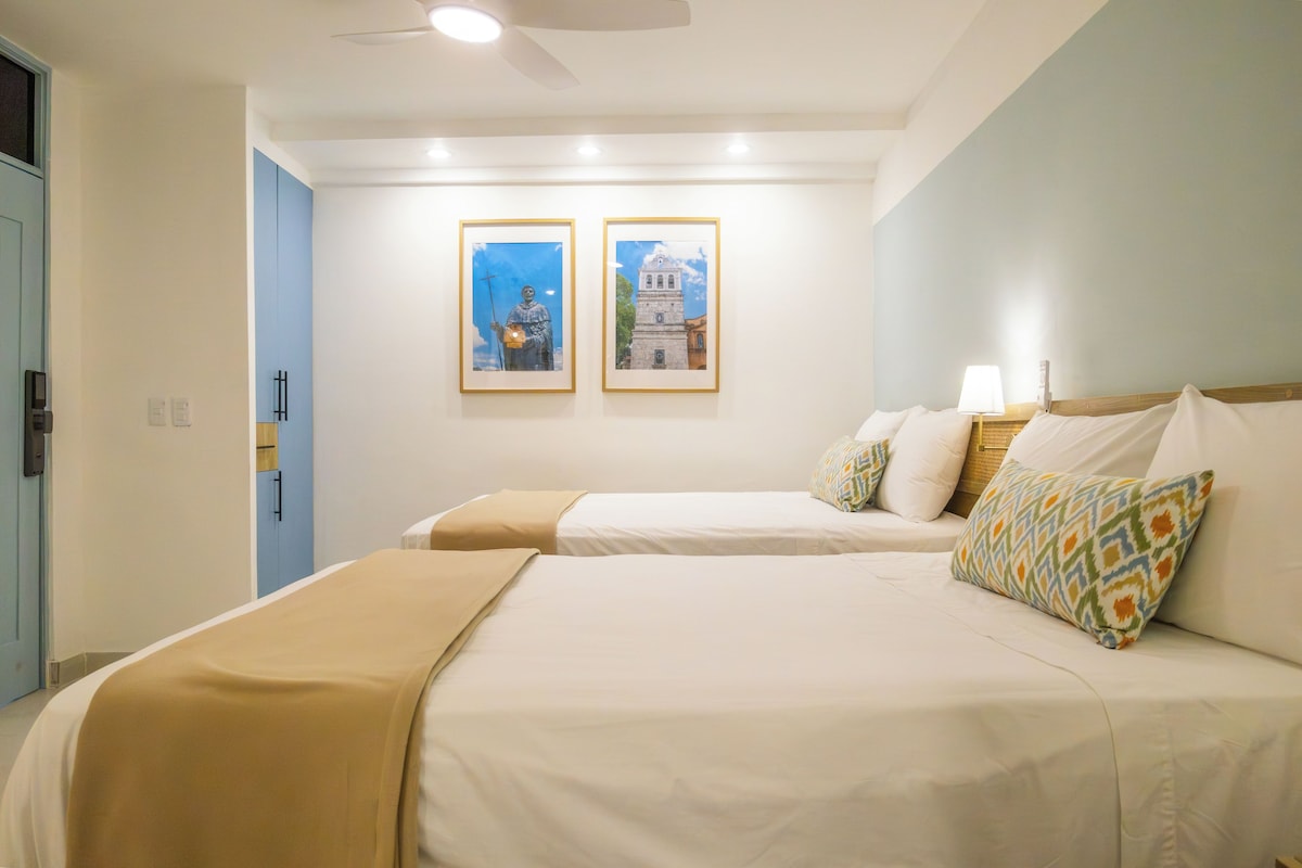 Phòng 4, sân hiên, quang cảnh sân vườn | Bộ đồ giường cao cấp, két bảo mật tại phòng 