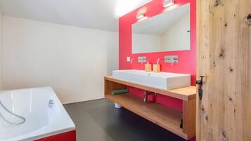 Loft, 2 Bedrooms | Bathroom